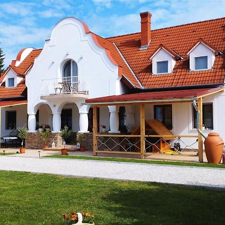 Regori Haz Ξενοδοχείο Balatongyörök Εξωτερικό φωτογραφία
