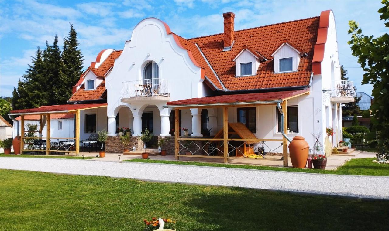 Regori Haz Ξενοδοχείο Balatongyörök Εξωτερικό φωτογραφία
